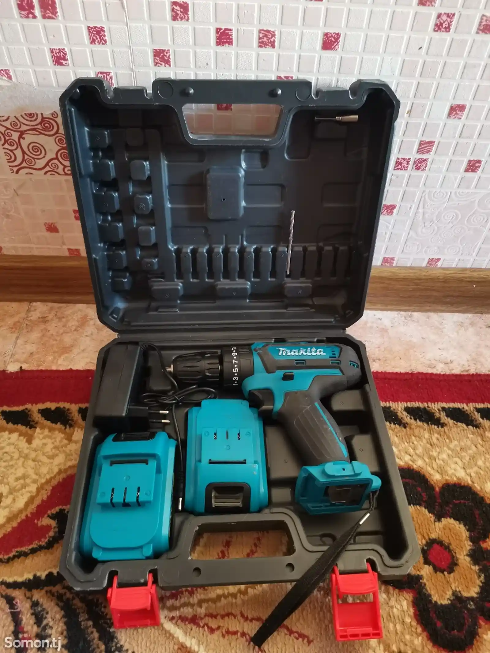 Шуруповерт Makita-1