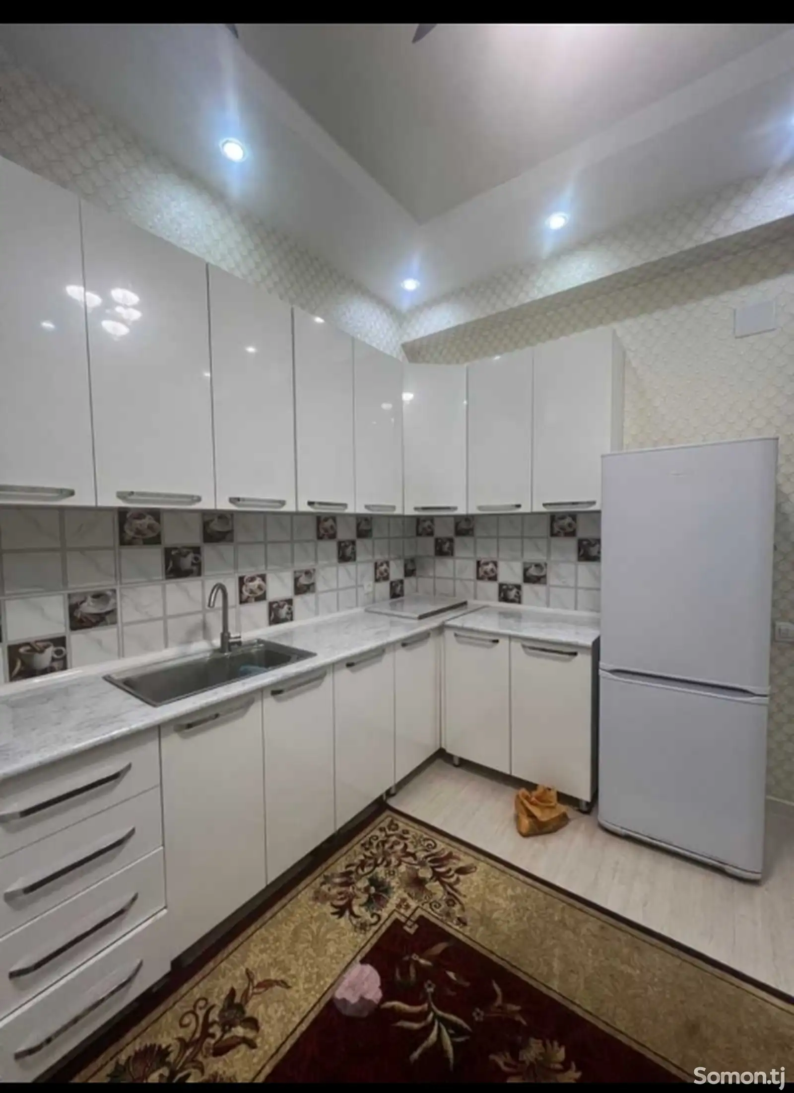 3-комн. квартира, 4 этаж, 80м², Сино, Цирк-7