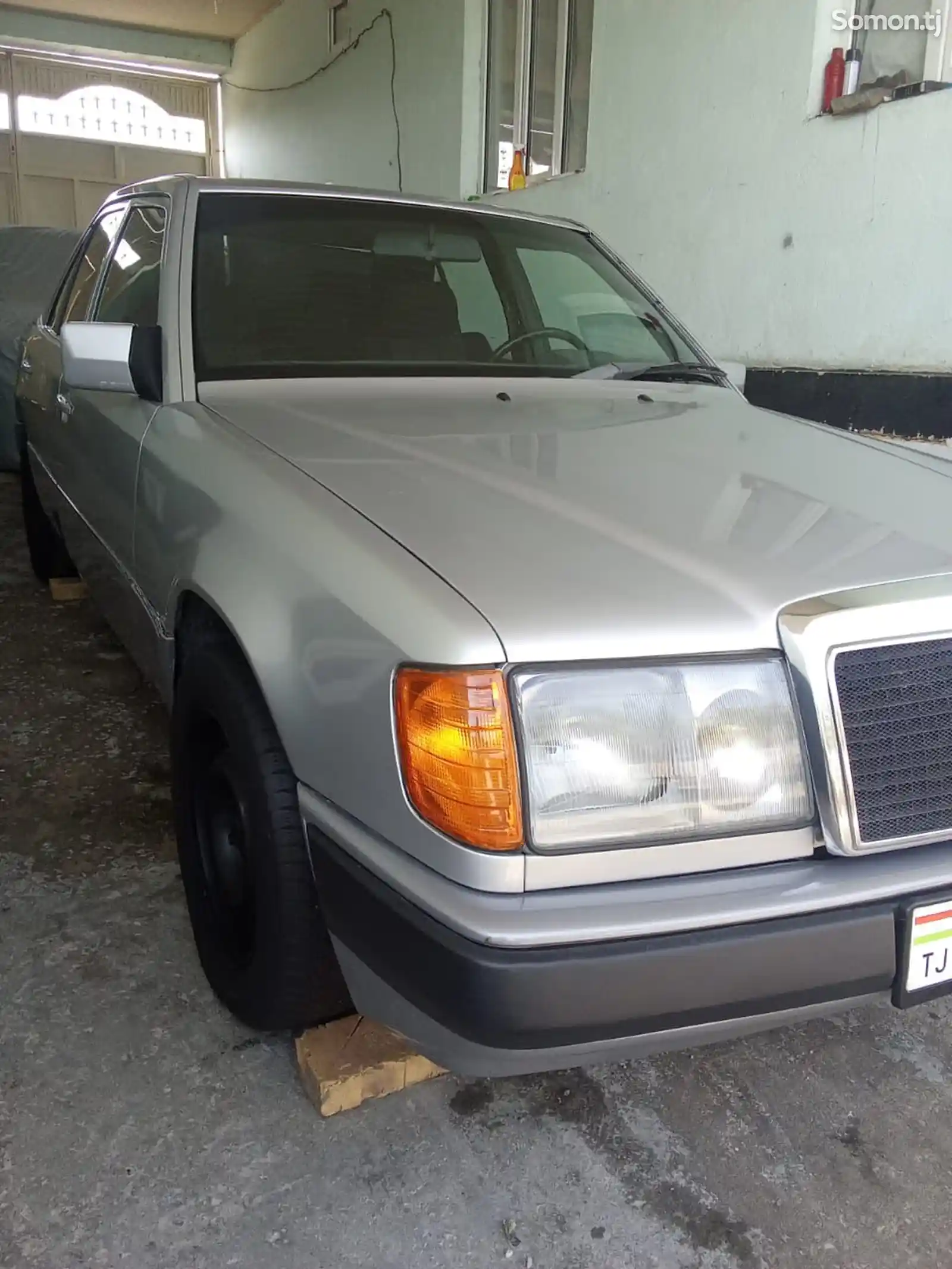 Mercedes-Benz W124, 1989-6