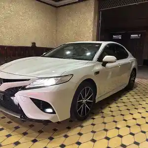 Toyota Camry, 2018