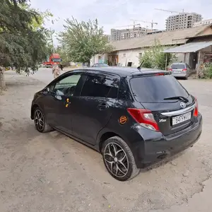 Toyota Vitz, 2015