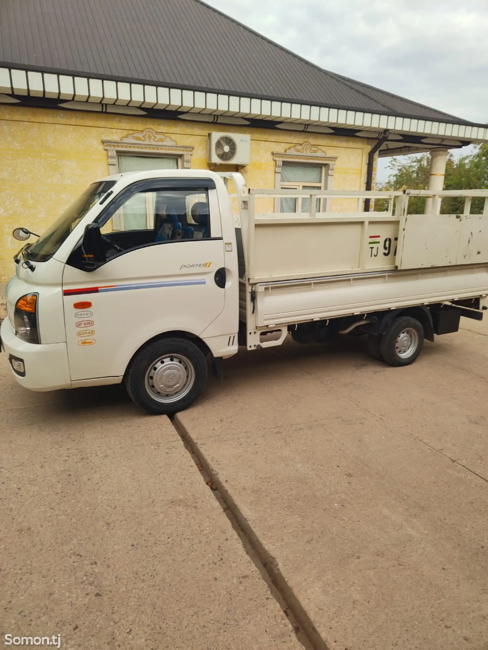 Бортовой автомобиль Hyundai Porter, 2013-3