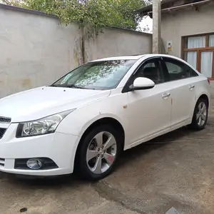 Chevrolet Cruze, 2010