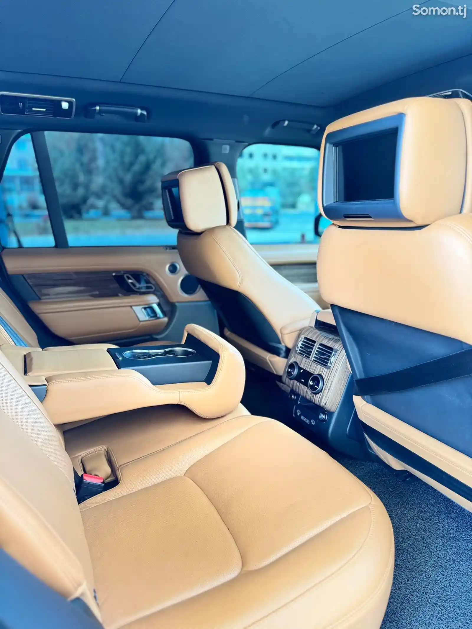 Land Rover Vogue, 2019-15