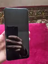 Телефон Realme-4