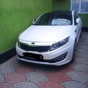 Kia K5, 2011