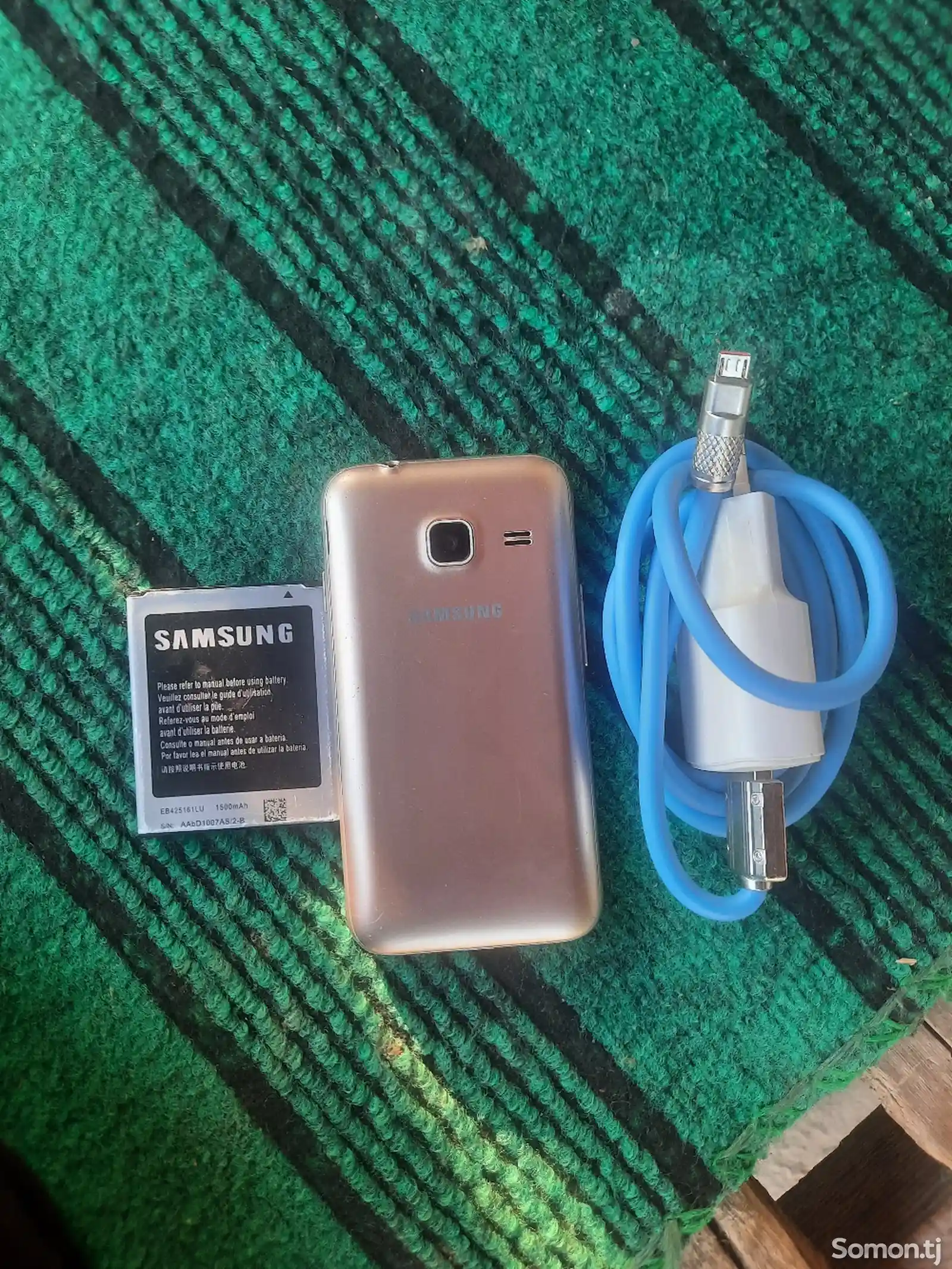 Samsung Galaxy J1 mini-2