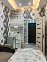 2-комн. квартира, Цокольный этаж, 50м², 19мкр-6