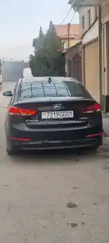 Hyundai Elantra, 2017-4