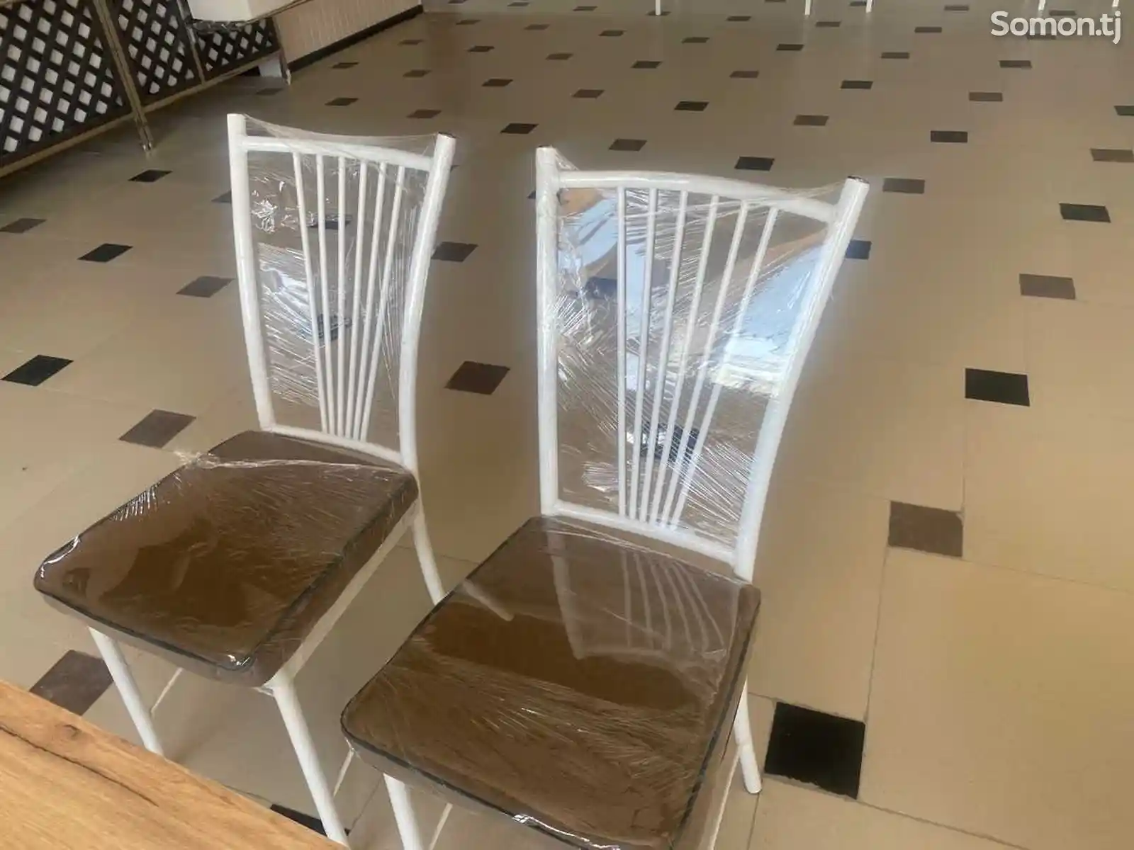Металически стол и стулья-6