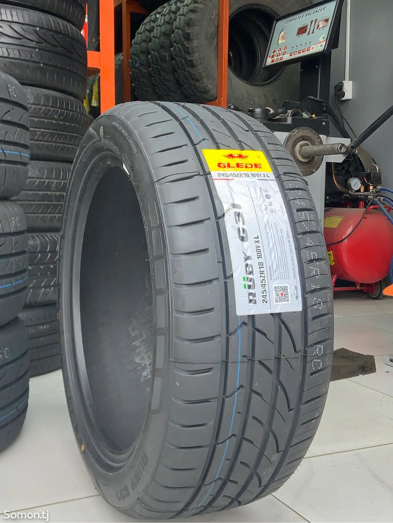 Шины 245/45R18 GLEDE-1