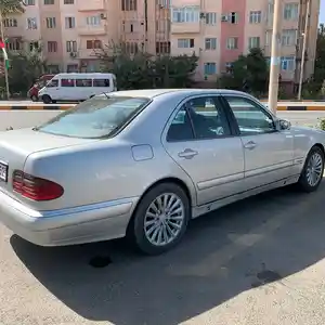 Mercedes-Benz E class, 2000