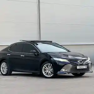 Toyota Camry, 2020