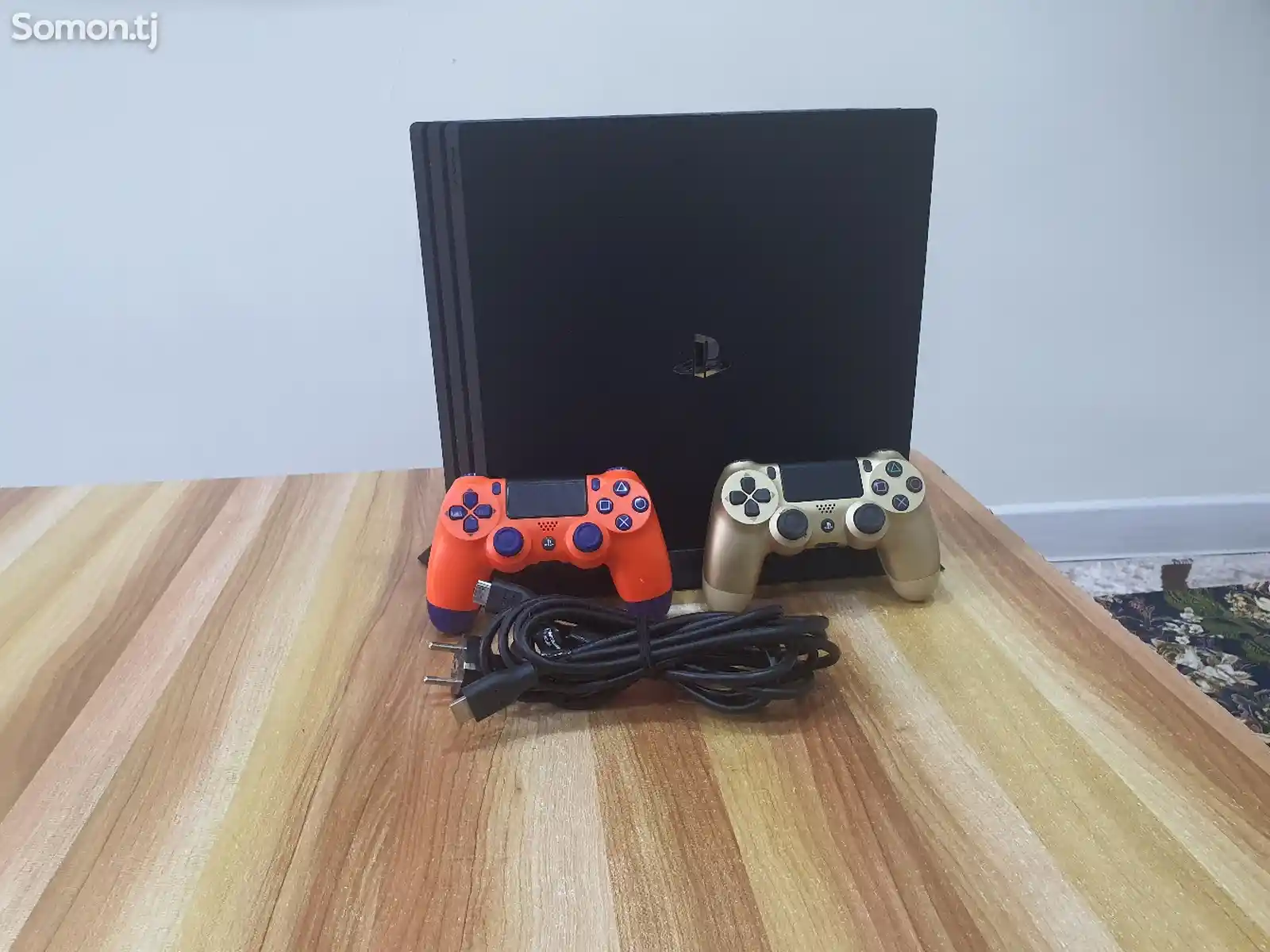 Игровая приставка Sony PlayStation 4 Pro 1Tb-1