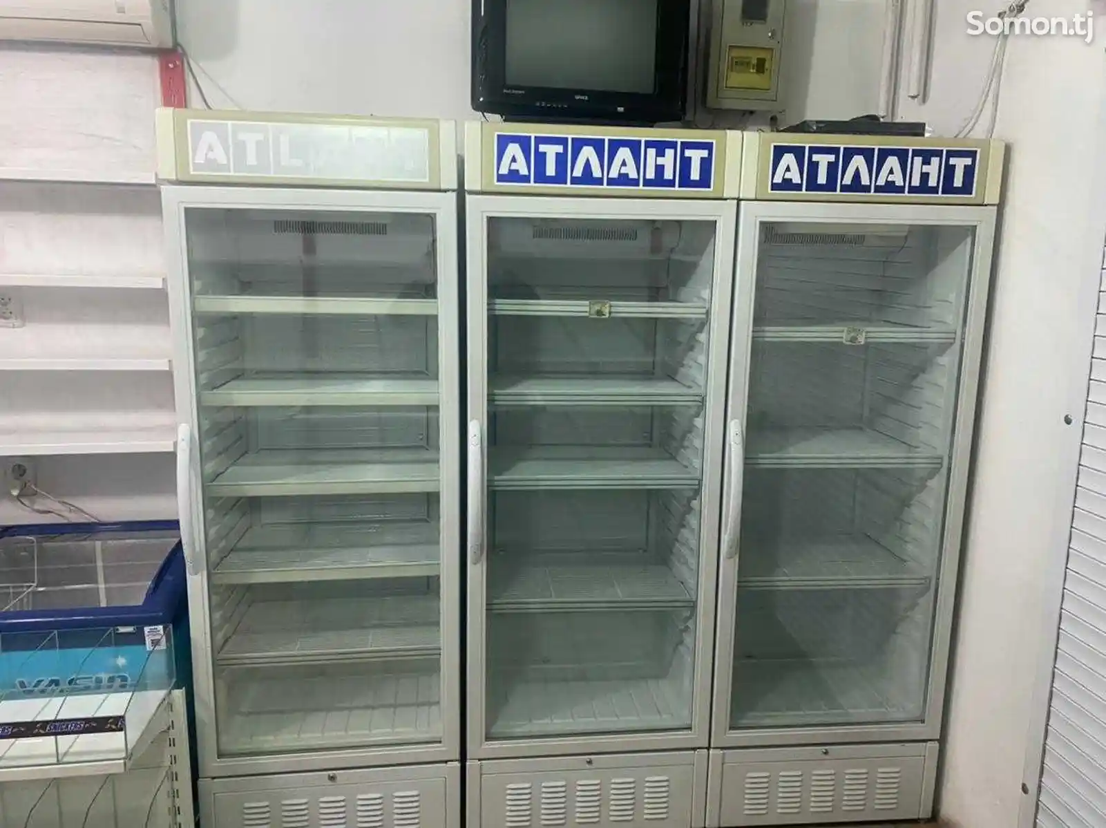 Витринный холодильник Atlant-5