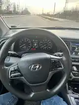 Hyundai Elantra, 2018-9