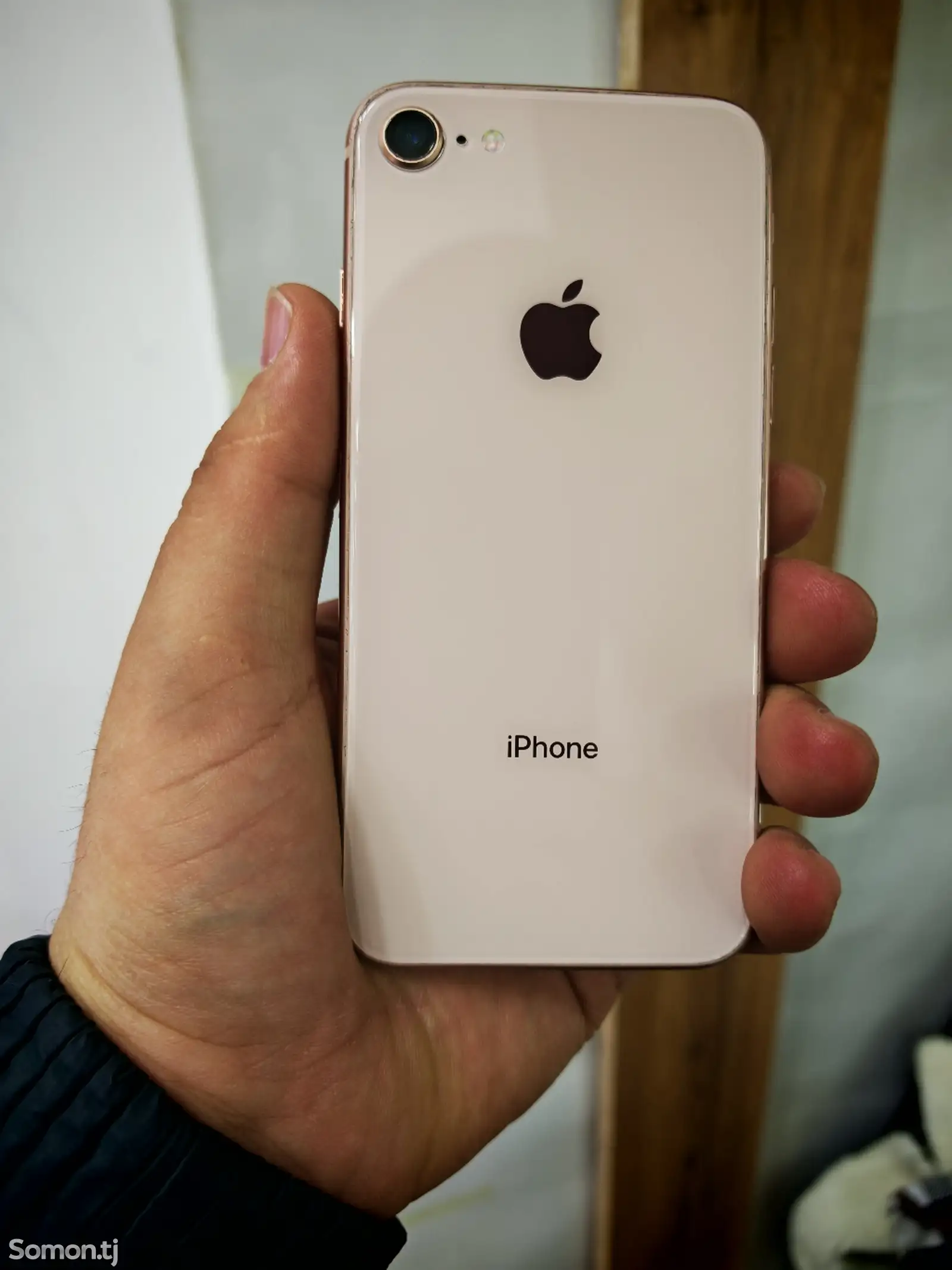 Apple iPhone 8, 64 gb, Gold-1