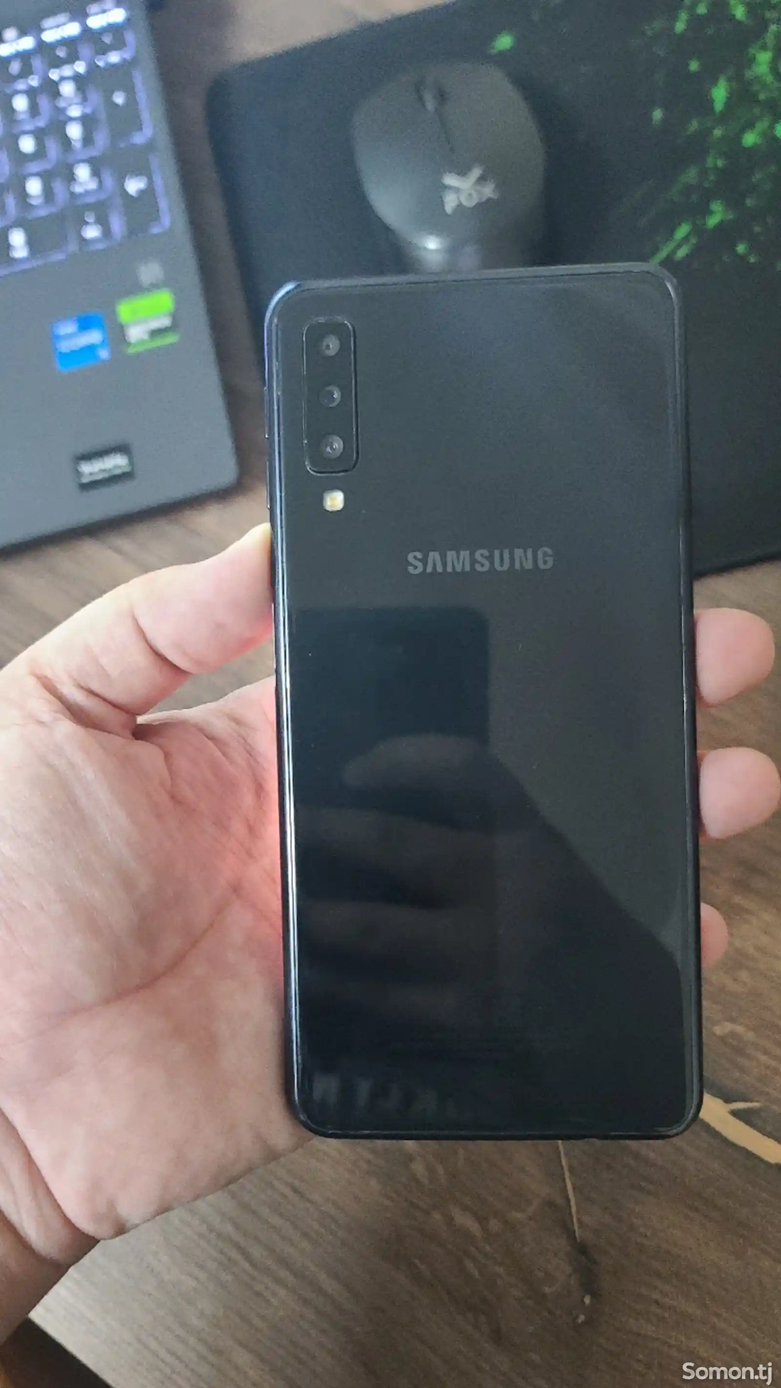 Samsung Galaxy A7, 2018-2