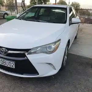 Toyota Camry, 2016