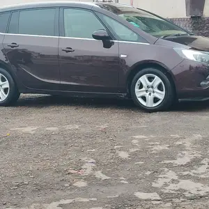 Opel Zafira, 2015