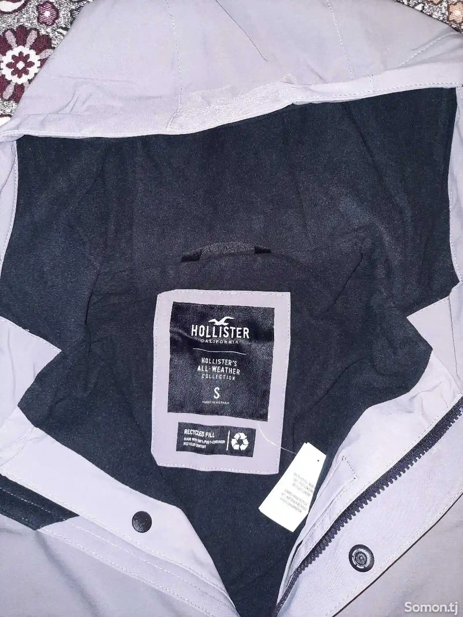 Куртка от бренда Hollister-3