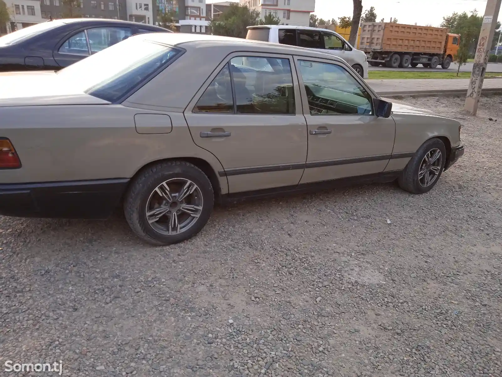 Mercedes-Benz E class, 1989-4