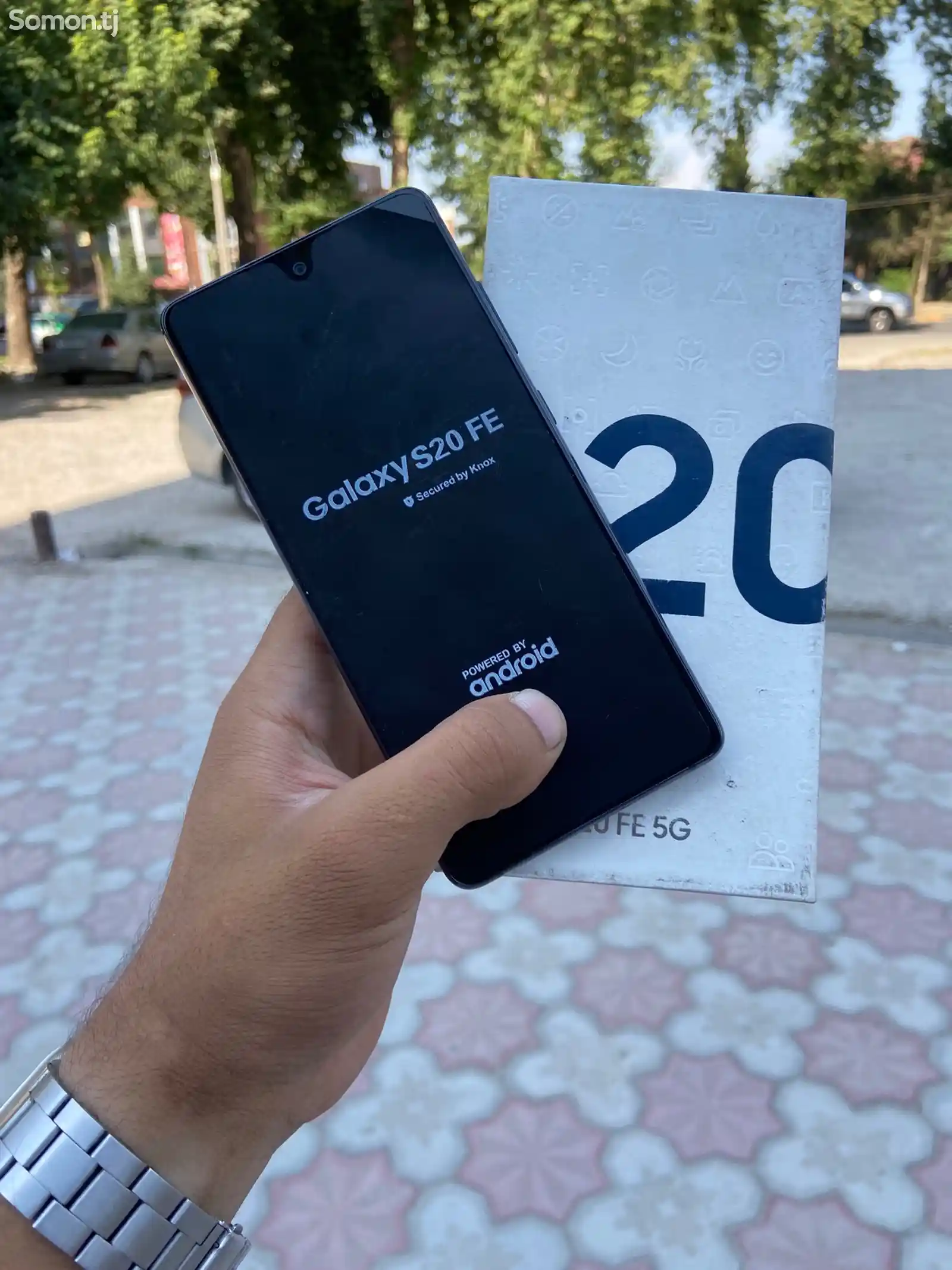Samsung Galaxy S20 FE-2