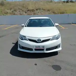 Toyota Camry, 2014