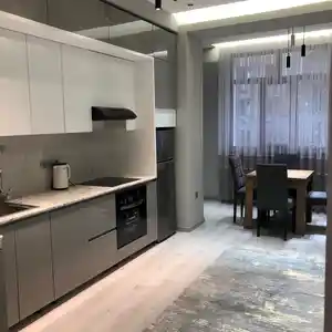 2-комн. квартира, 6 этаж, 64м², Дом печать