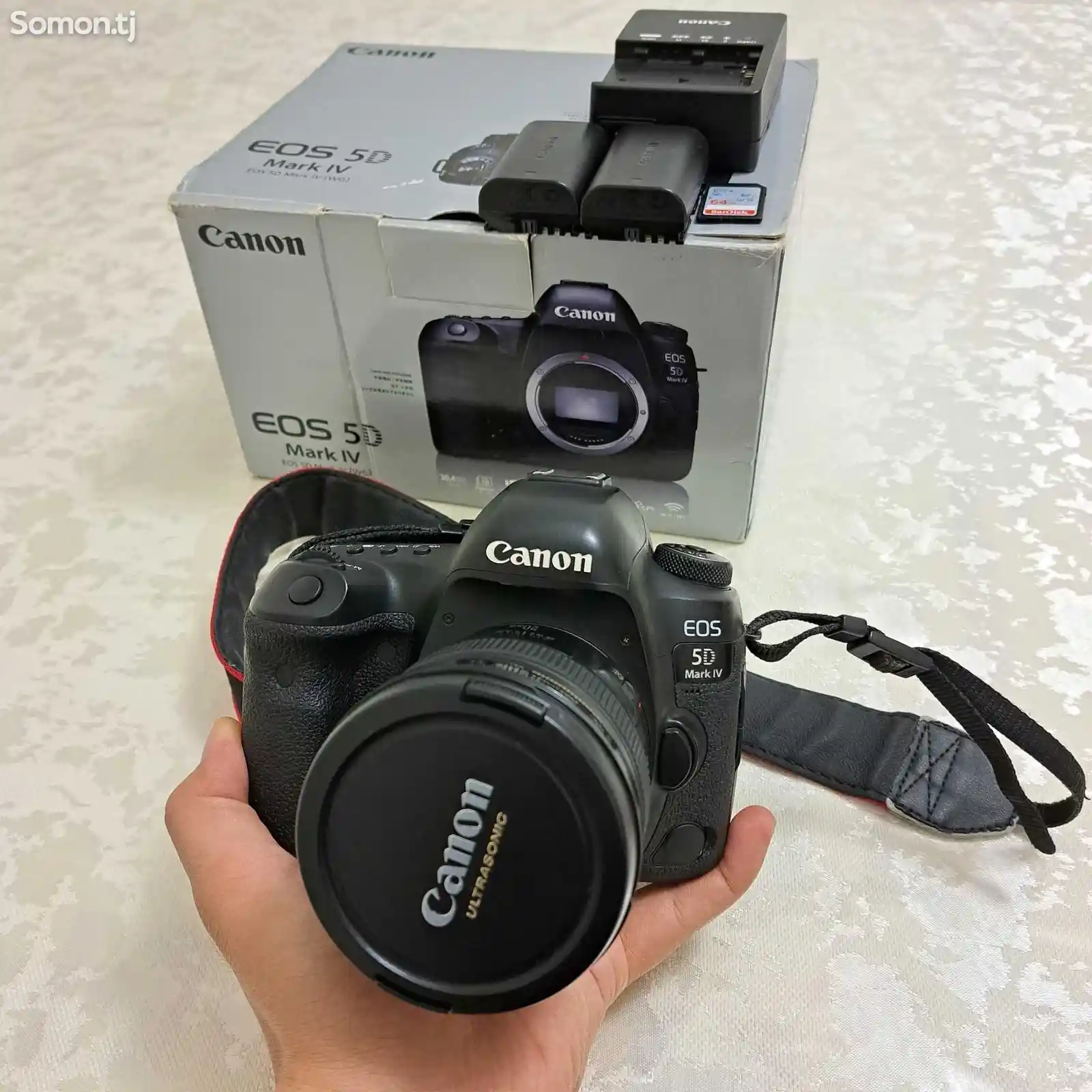 Зеркальный фотоаппарат Canon EOS 5D Mark IV Объектив 20mm f2.8-5
