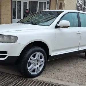 Volkswagen Touareg, 2005