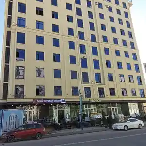 2-комн. квартира, 9 этаж, 65 м², Чоррохаи Файзобод