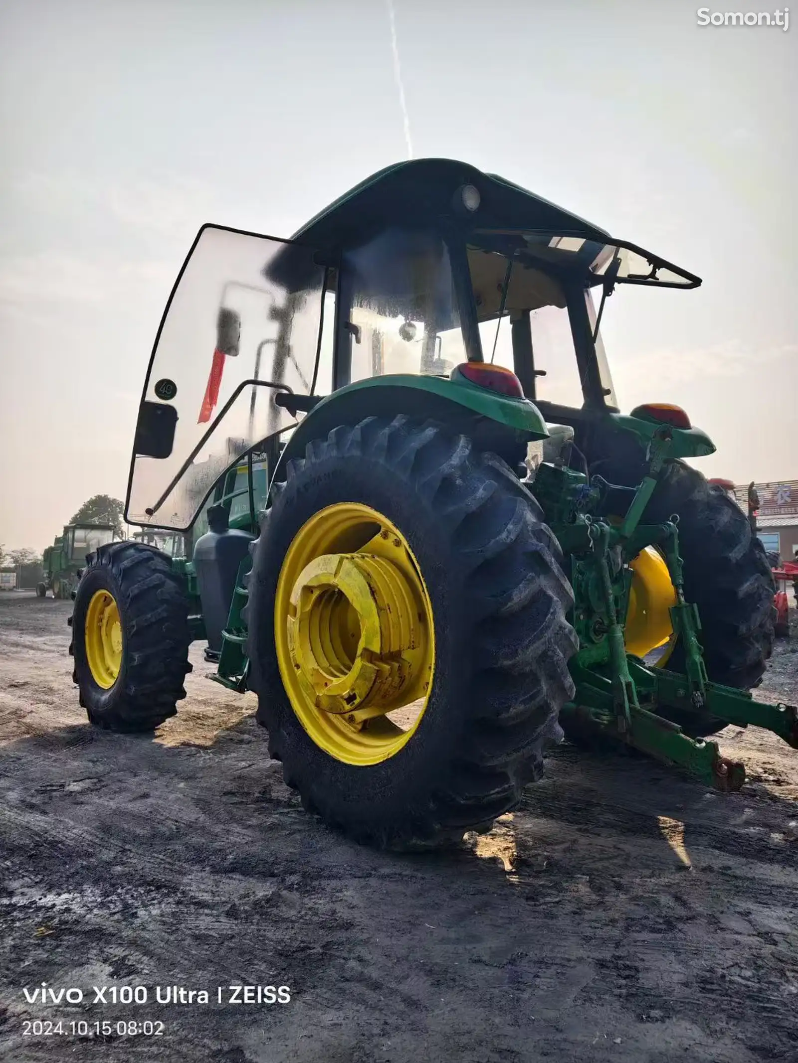 Трактор John Deere 6B-1404, шестицилиндровый двигатель-1