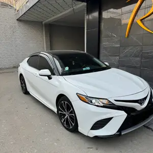 Toyota Camry, 2018