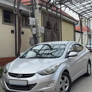 Hyundai Avante, 2011