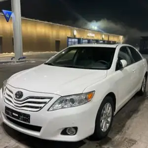 Toyota Camry, 2011