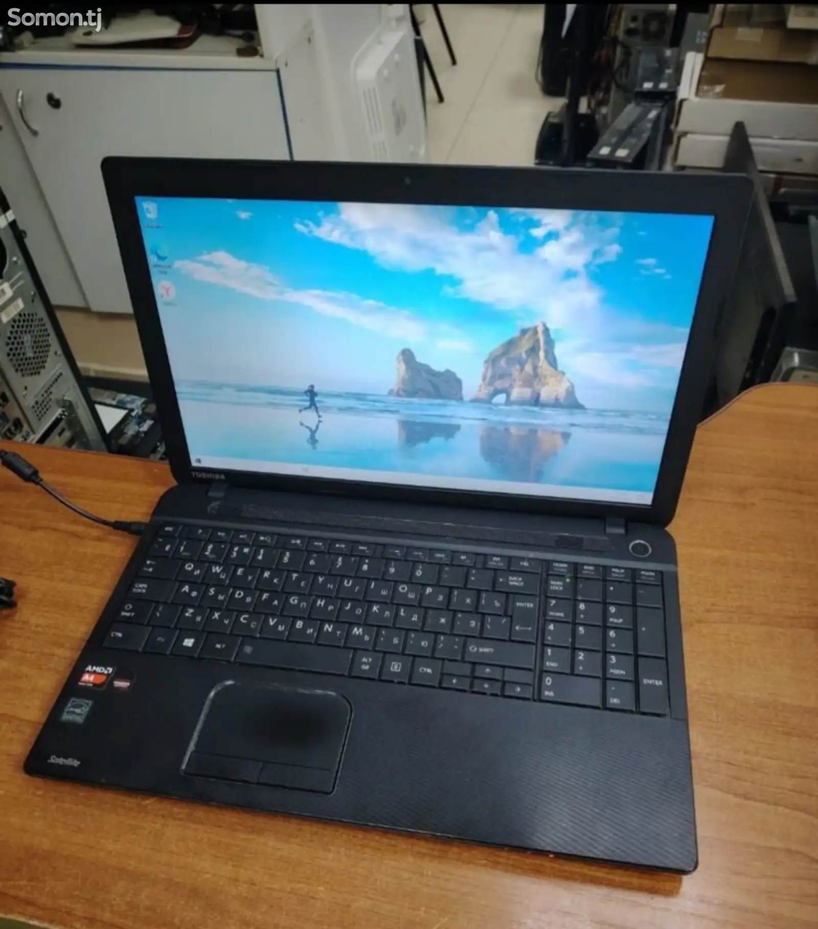 Ноутбук Toshiba Satellite-1