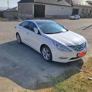 Hyundai Sonata, 2010