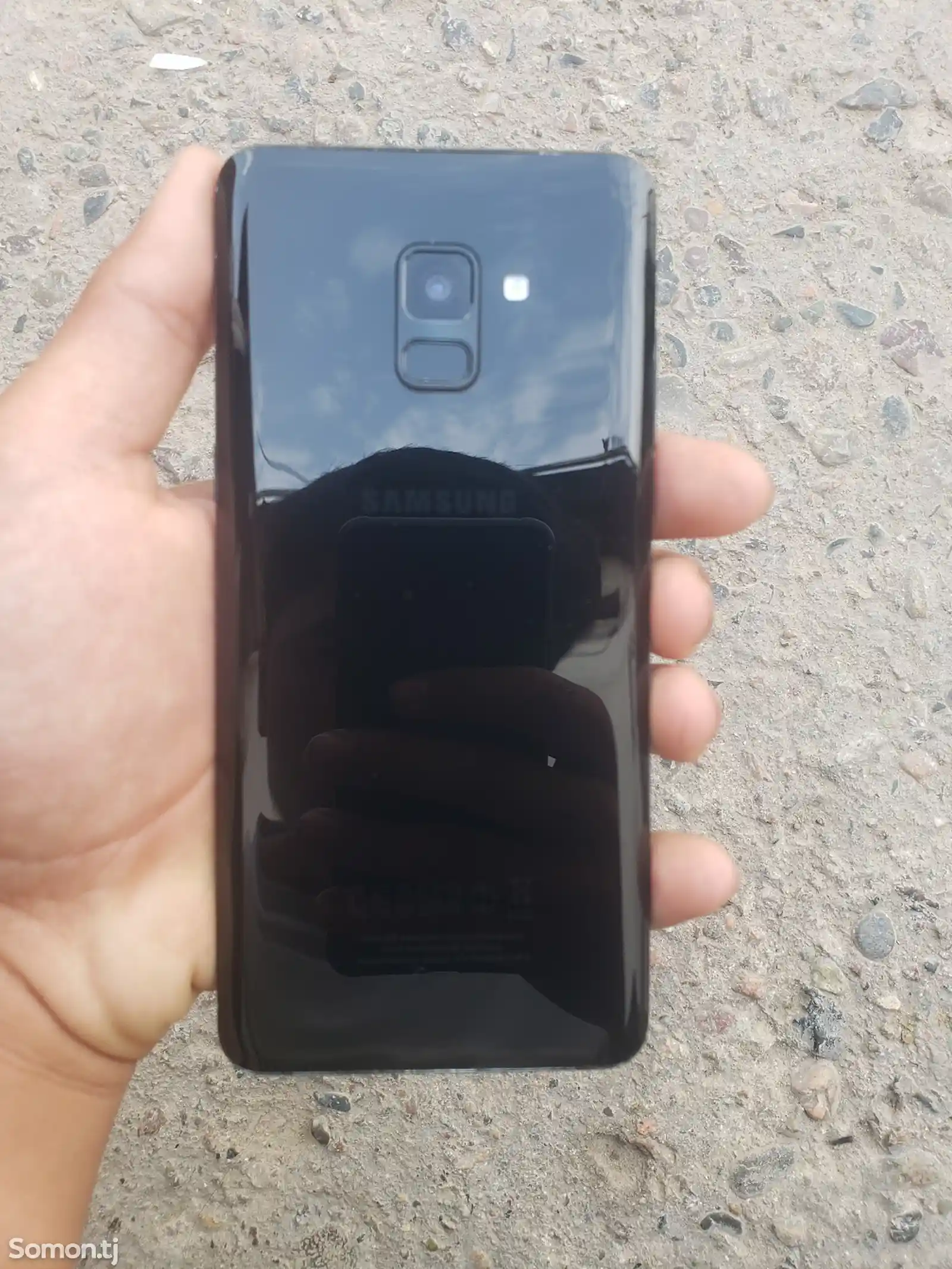 Samsung Galaxy A 8+-5