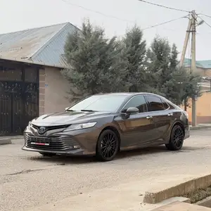 Toyota Camry, 2017