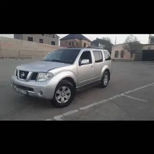 Nissan Pathfinder, 2008