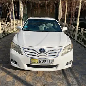 Toyota Camry, 2011