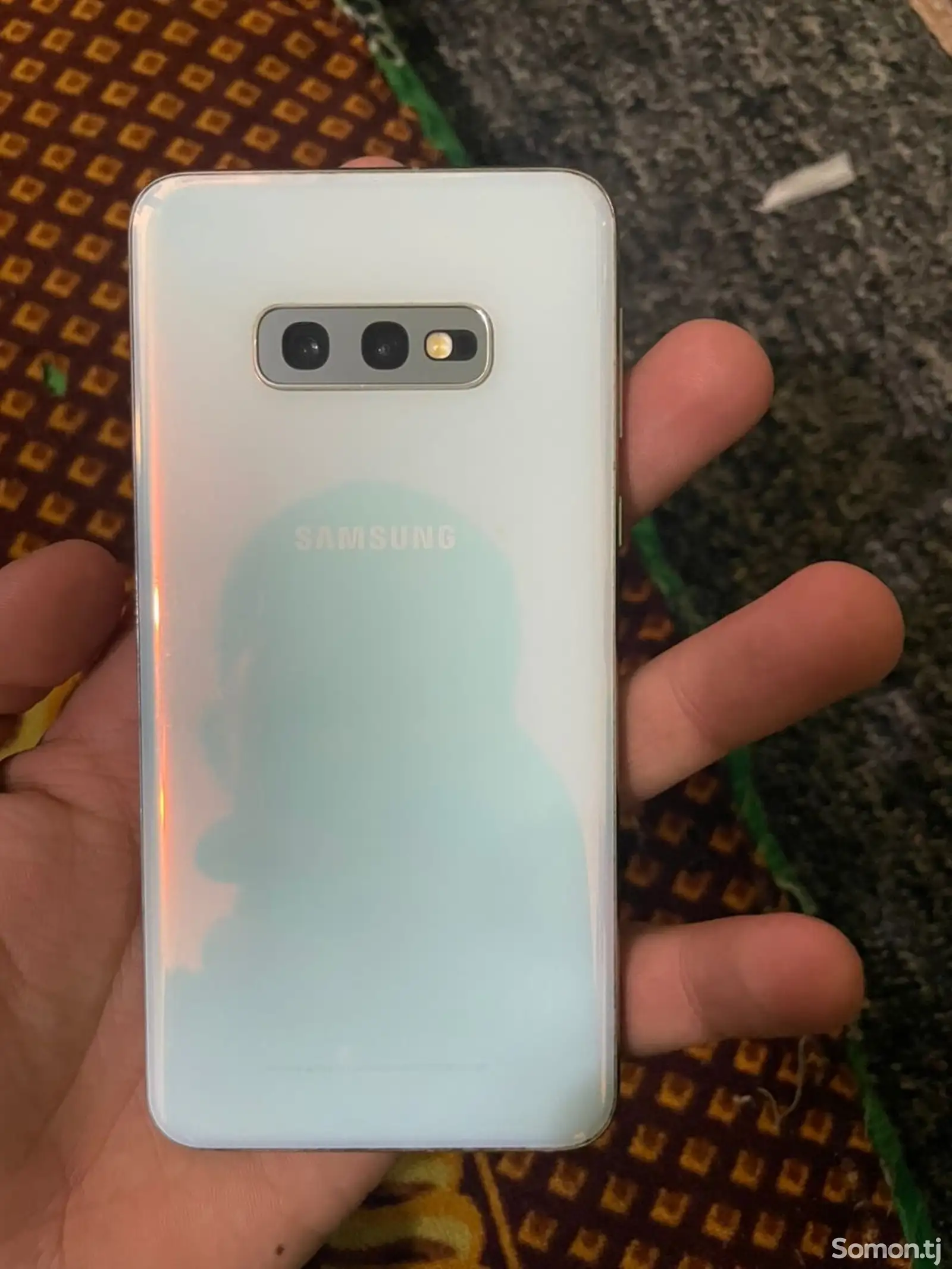 Samsung Galaxy S10E-1