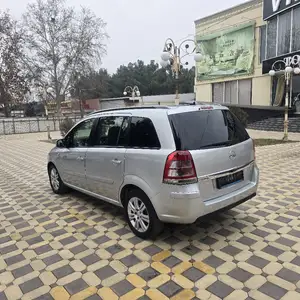 Opel Zafira, 2009