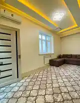 2-комн. квартира, 19 этаж, 50м², Шохмансур-2