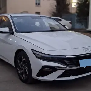 Hyundai Elantra, 2024