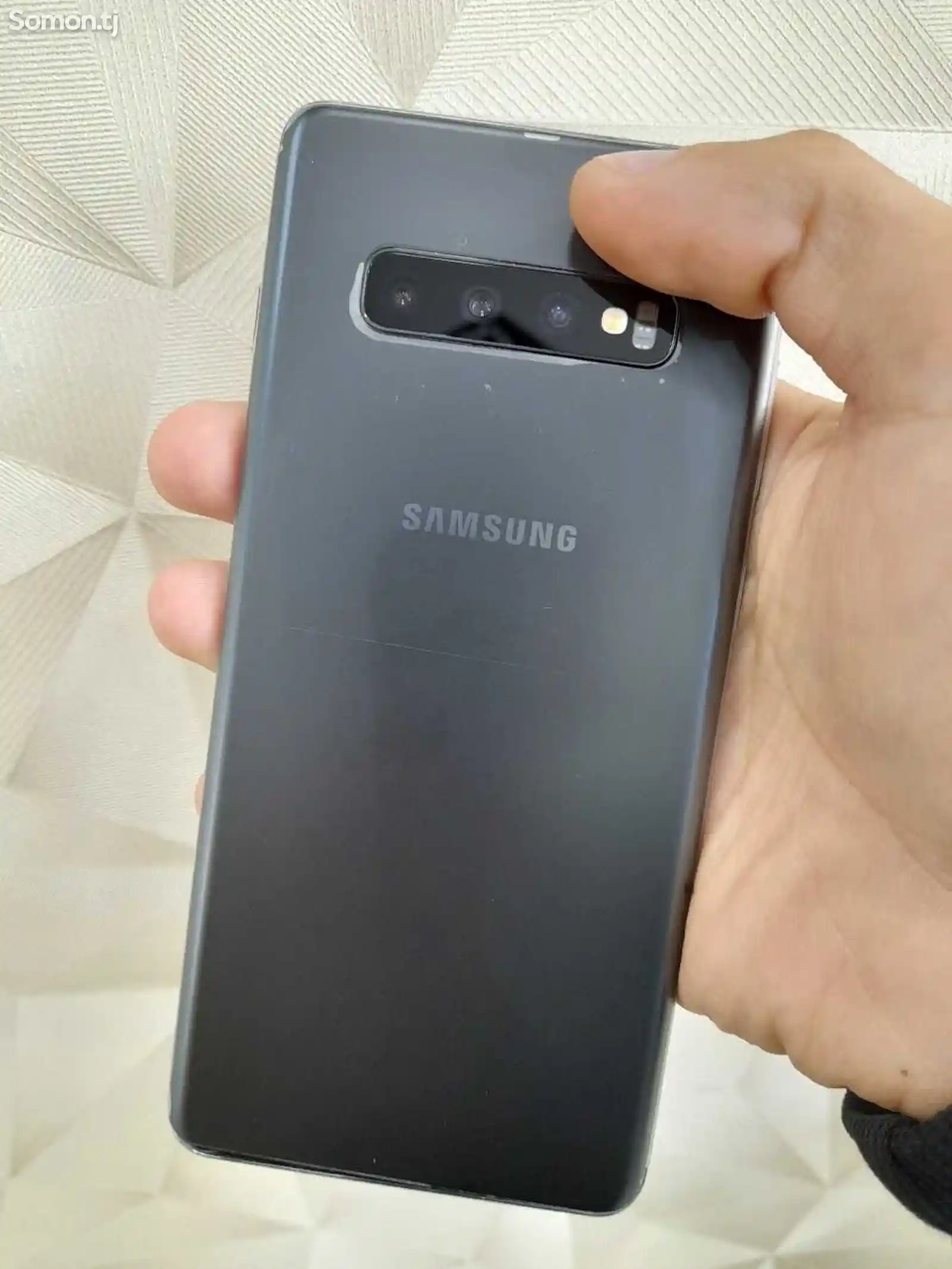 Samsung Galaxy S10+-1