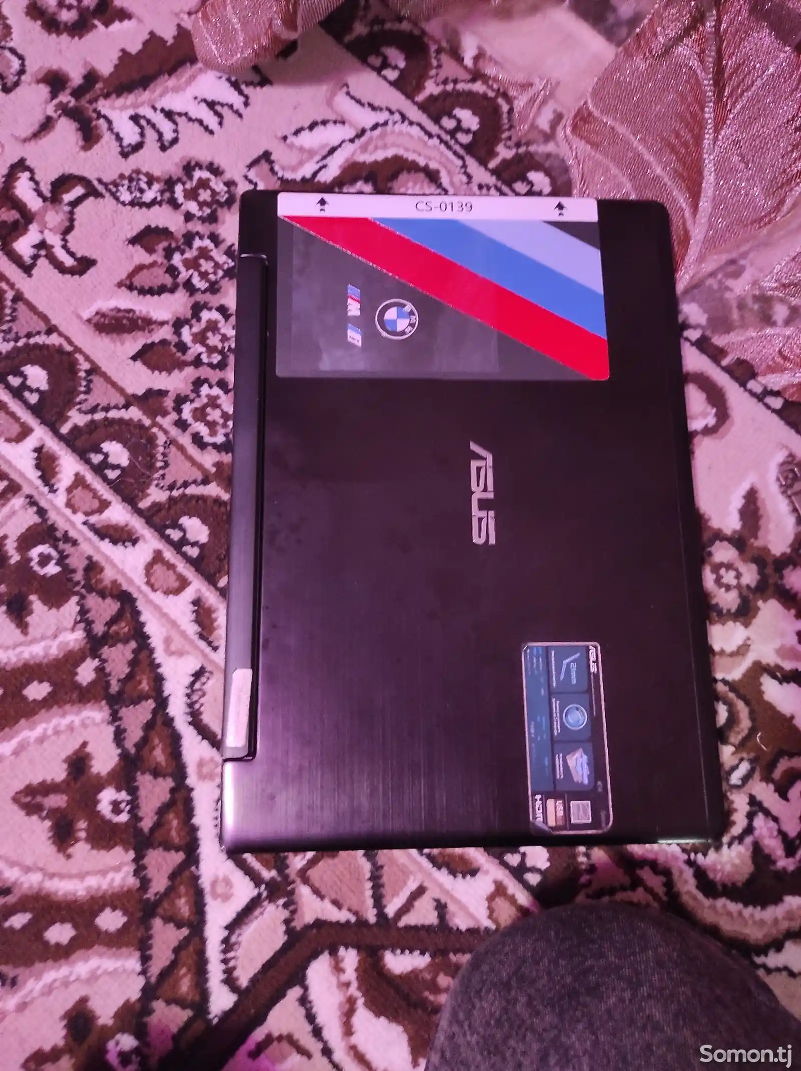 Ноутбук Asus-1