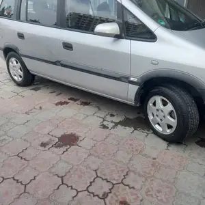 Opel Zafira, 2001