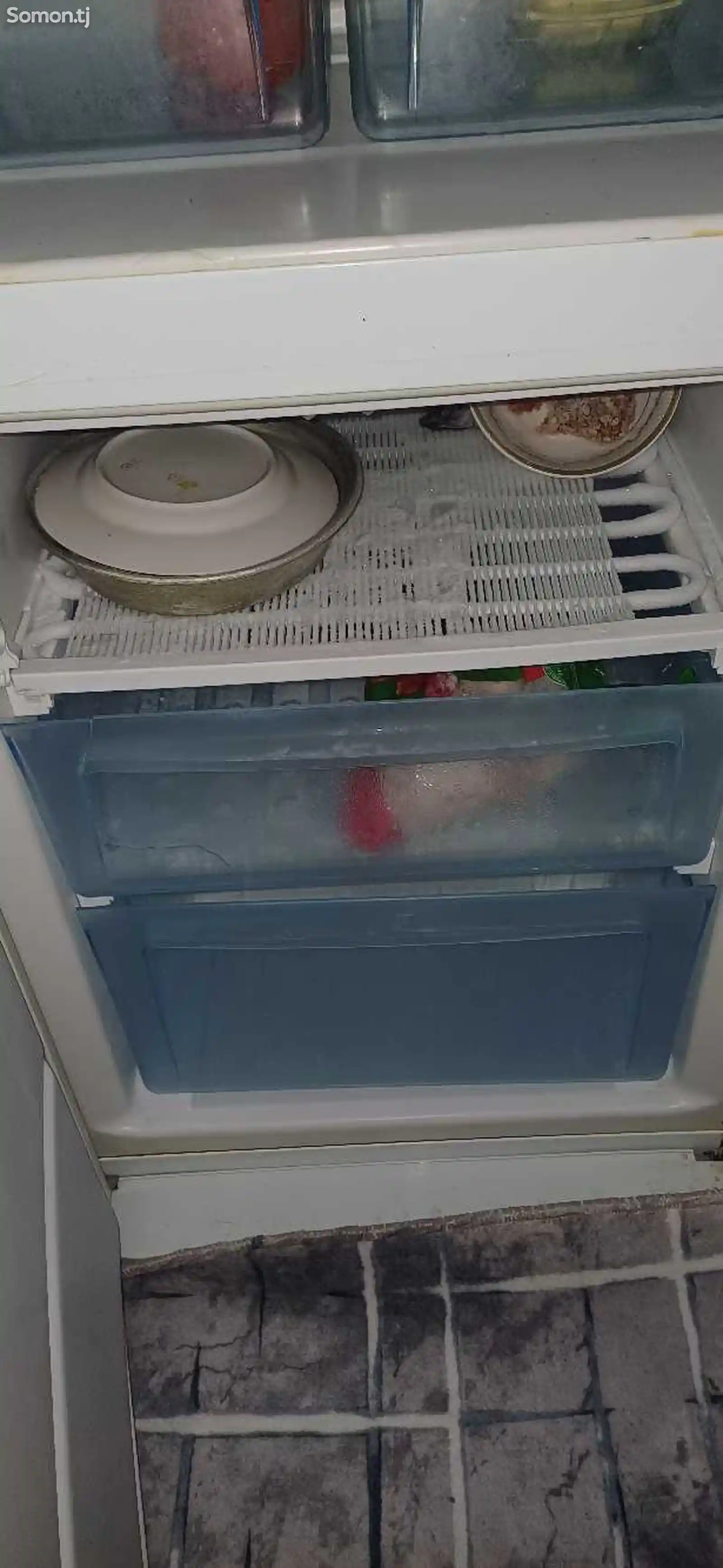 Холодильник Elektrolux-4